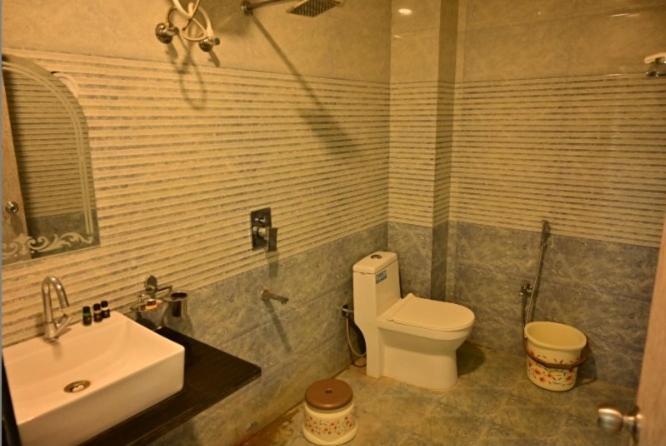 Hotel Raghuveer Inn By Bookingcare Sitapur Muafi Kültér fotó