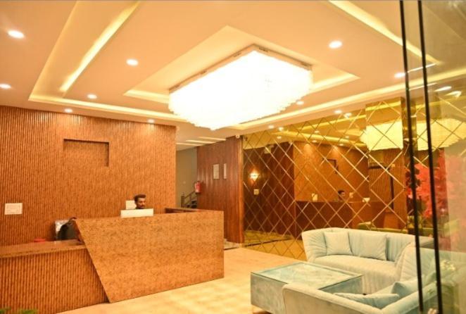 Hotel Raghuveer Inn By Bookingcare Sitapur Muafi Kültér fotó