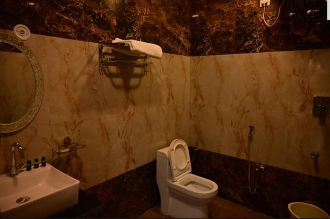 Hotel Raghuveer Inn By Bookingcare Sitapur Muafi Kültér fotó